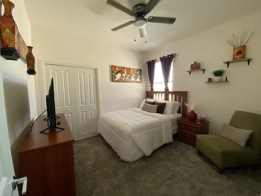 Private/Spacious one bedroom guest-suite apartment - Image 1
