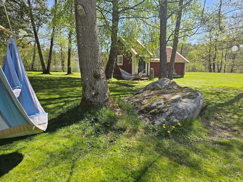 Cozy 1720s cottage on a private peninsula near Gothenburg - Image 1