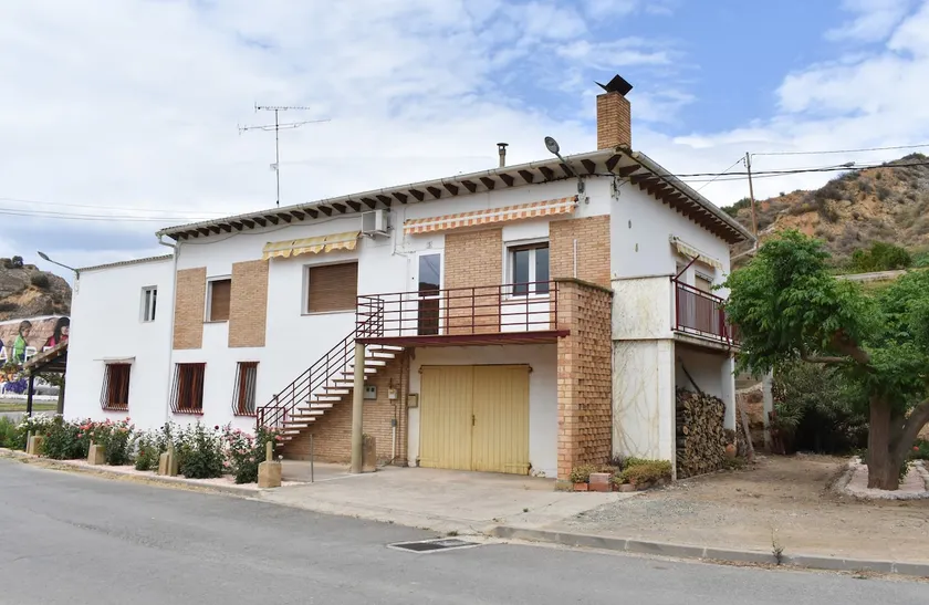 House in Albelda - Image 1