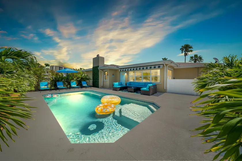Villa Paradisus. Heated Pool! 8 min to the beach! - Image 1