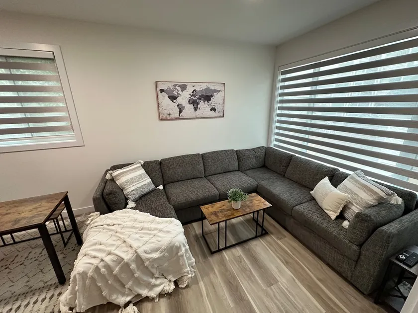 3 Bedroom • Free Parking • Close to DT • AC • - Image 1