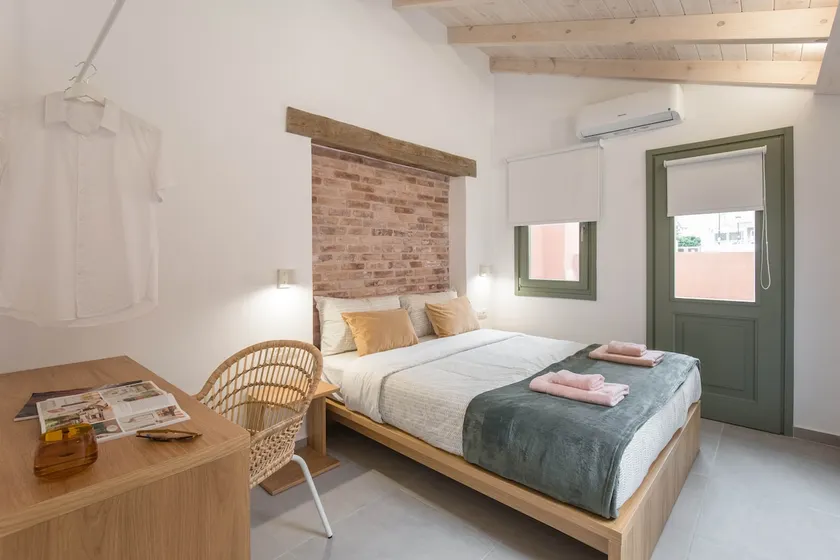 Convent Garden 2 · 2 Baths · Sleep 4 · Courtyard - Image 1