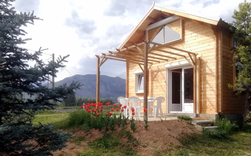 Mountain cottage near Gap - Image 1