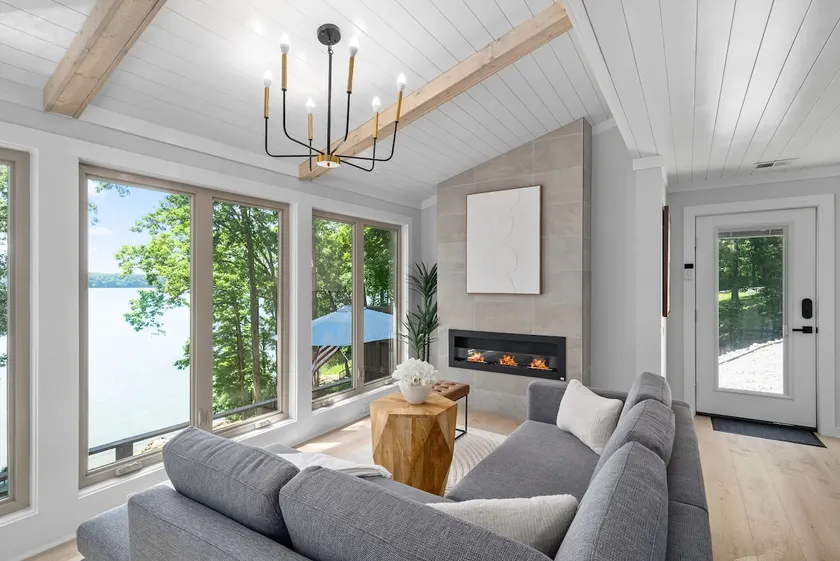 Luxury Lake Barkley Bungalow - Image 1