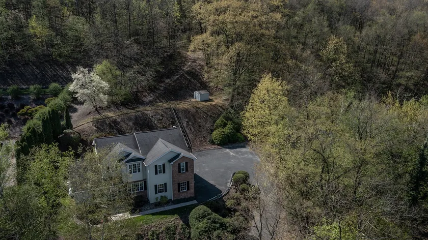 Pottsville Mountain Home near Yuengling Brewery - Image 1