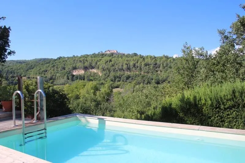 House not overlooked with views and pool - Image 1