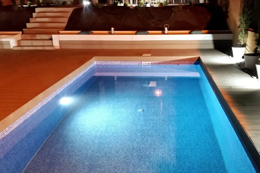 schöne Villa mit beheiztem Pool, Whirlpool im Freien, gratis WiFi - Image 1