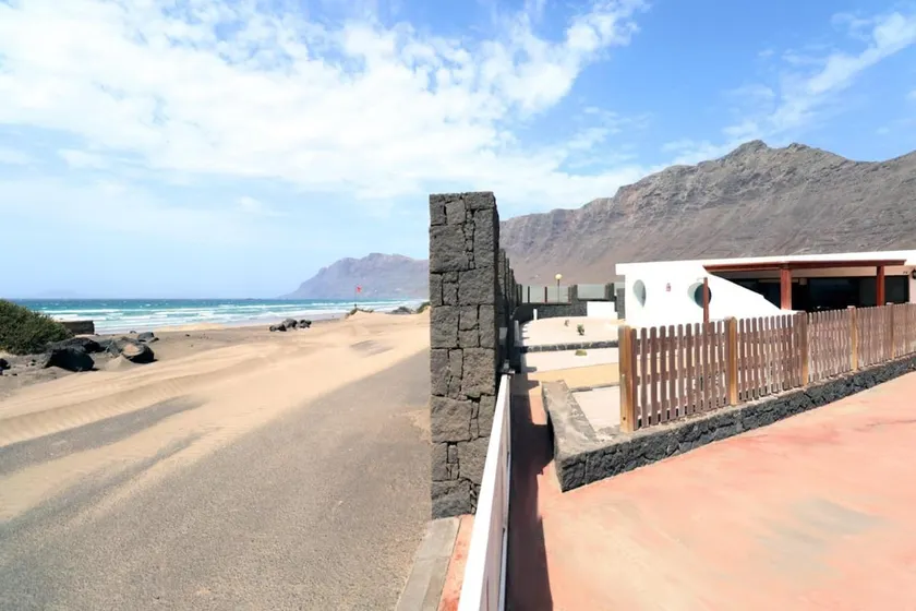 best beach house in Lanzarote - Image 1