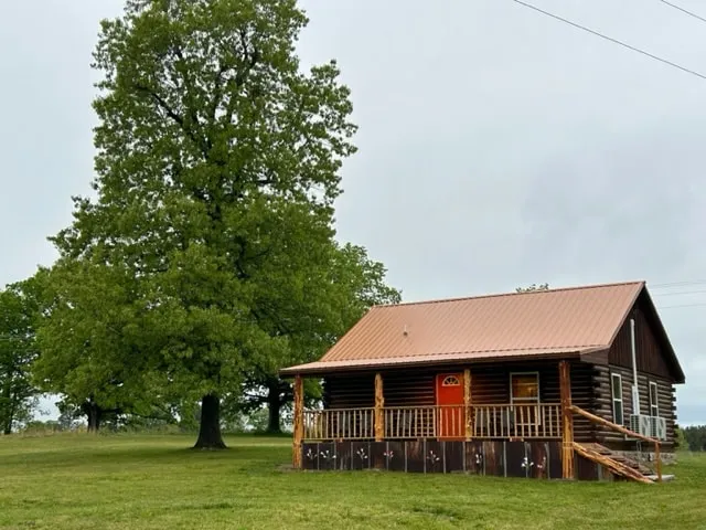 Three Oaks Cabin - Image 1