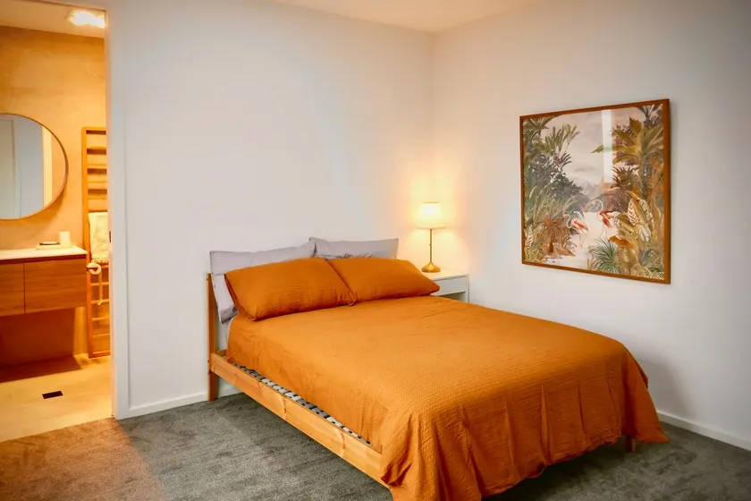 Upgraded-Modern 1 Bedroom Unit w/ Ensuite - Image 1
