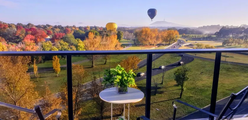 New comfy sunny apart with views-Gym Pool Netflix! - Image 1
