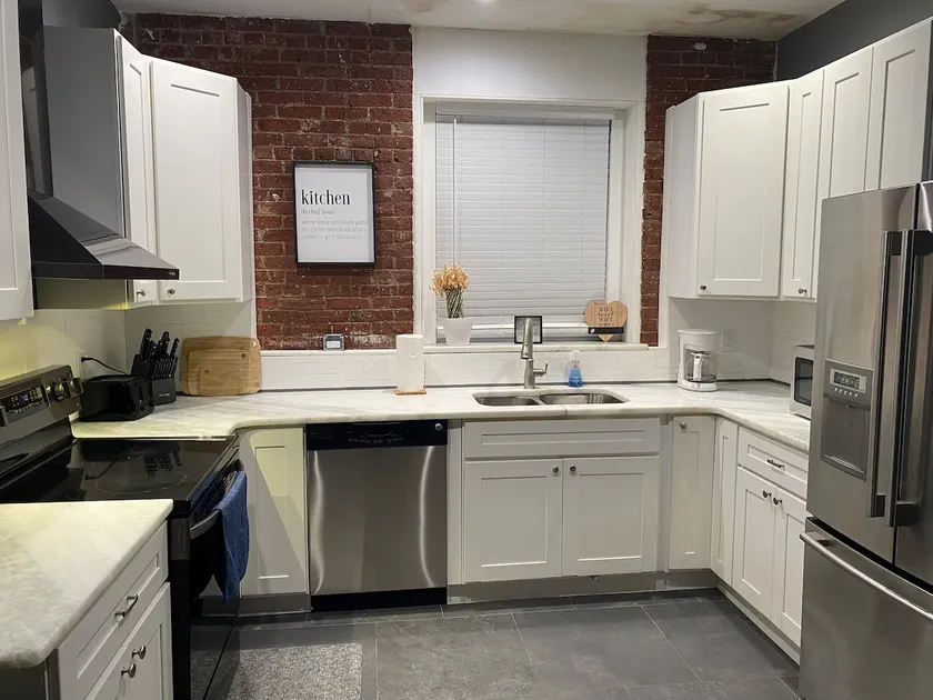 Entire 2 Bed apartment - Image 1