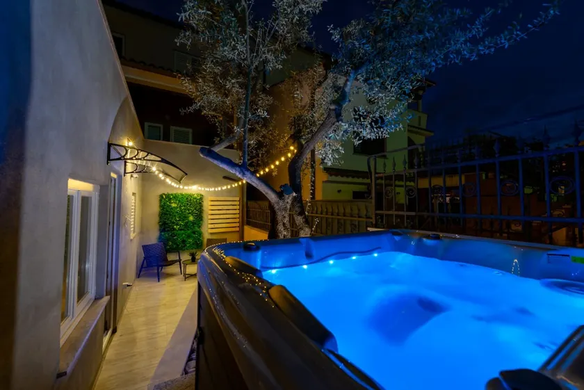 Studio Apartment Mare with jacuzzi - Image 1