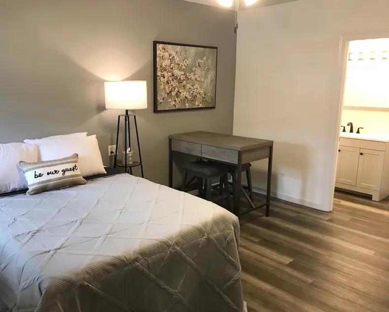 Cozy Motel Room in Picture Rocks #4 - Image 1