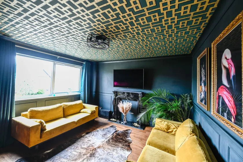 Striking Boutique Flat Steps from Felpham Beach - Image 1