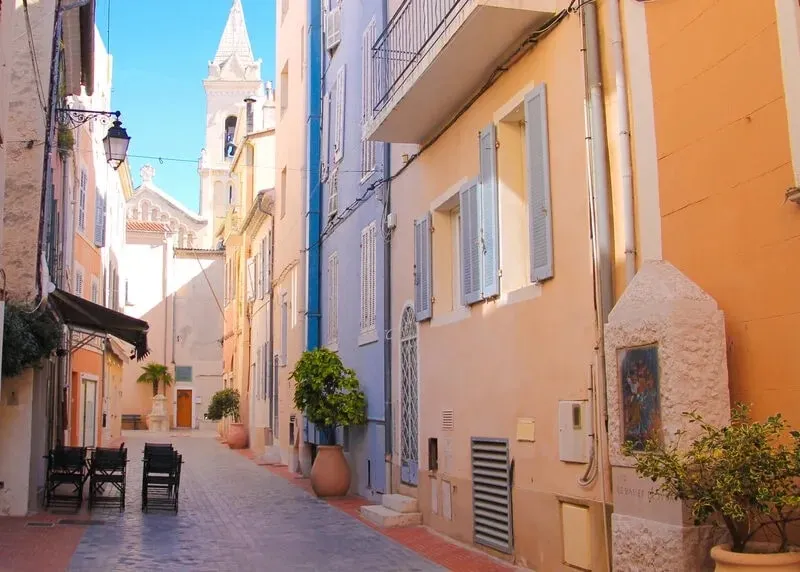 Sanary Sunset, your cocoon in the heart of the port - Image 1
