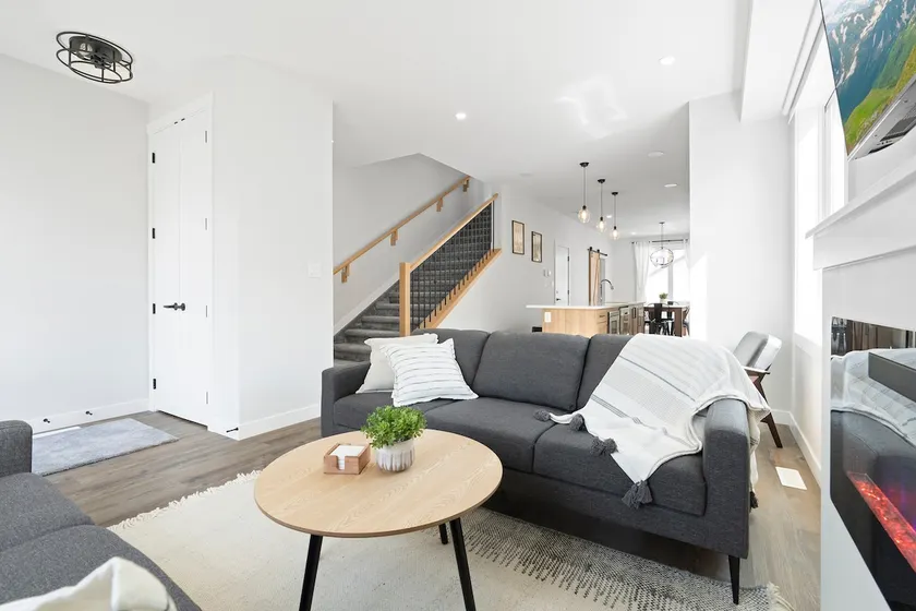 Modern Luxury Home - King Bed•Arcade•WEM•A/C - Image 1