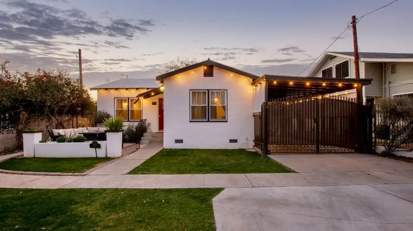 Historic Bungalow Glendale - Image 1