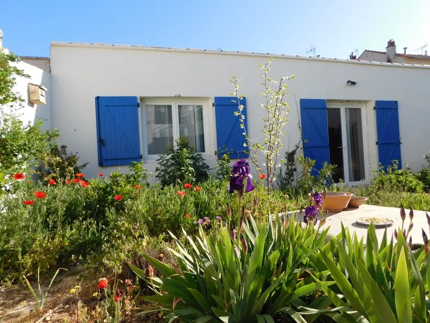 Garden Playhouse - Image 1