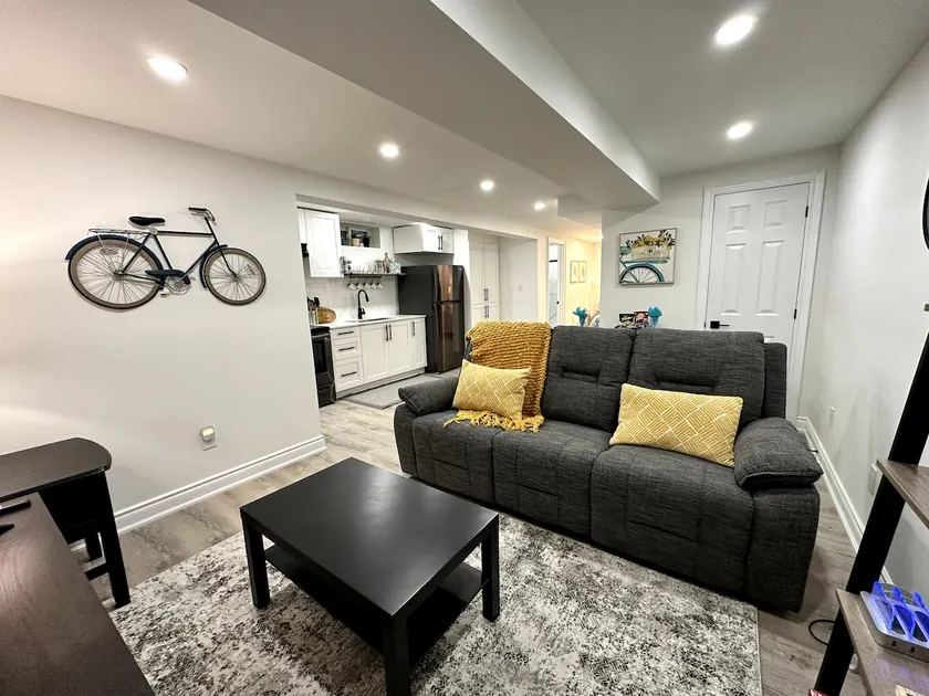 Charming Private suite near Village & Trails - Image 1