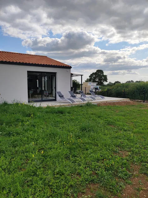 corner house - Image 1