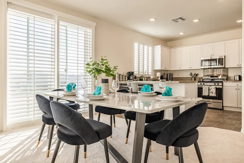Peaceful 4BR 3BA Home With Mountain View - Image 1