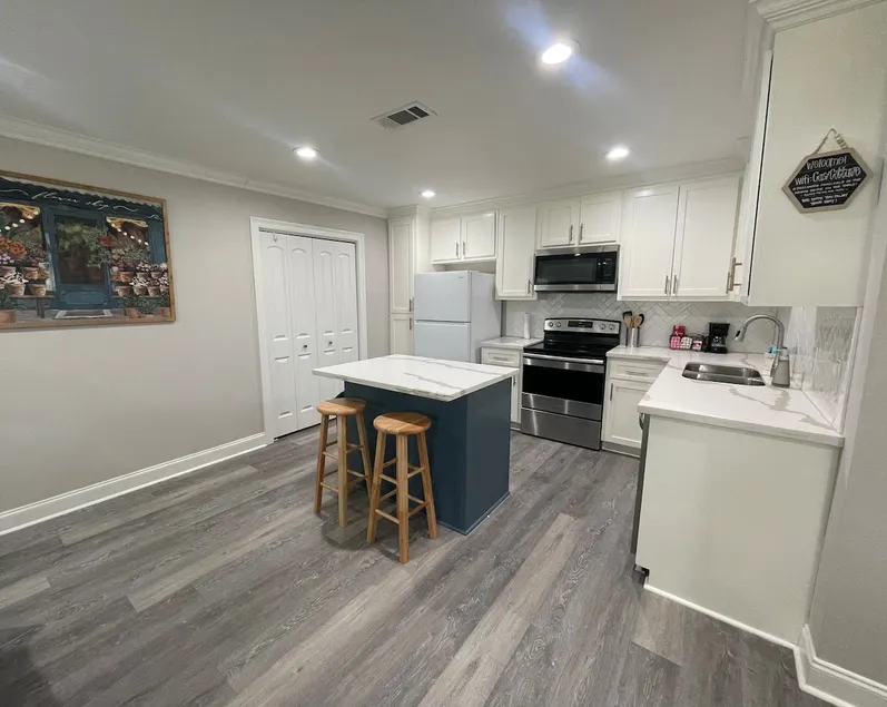 The *Zachary* Cozy Cottage! - Image 1