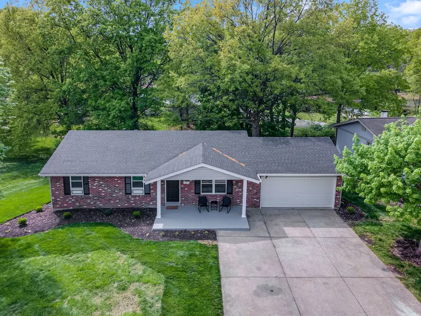 Family friendly 4bd home! Longer stays available! - Image 1