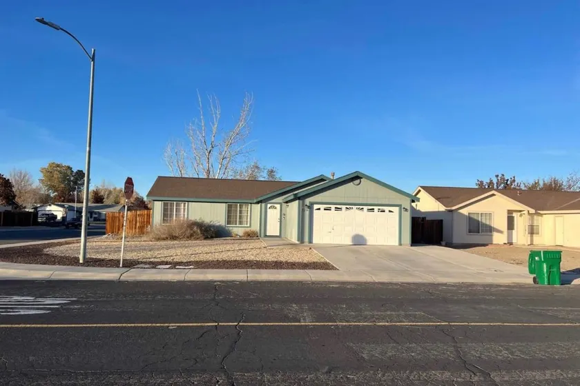 3-Bedroom, 2 bathroom residence! - Image 1