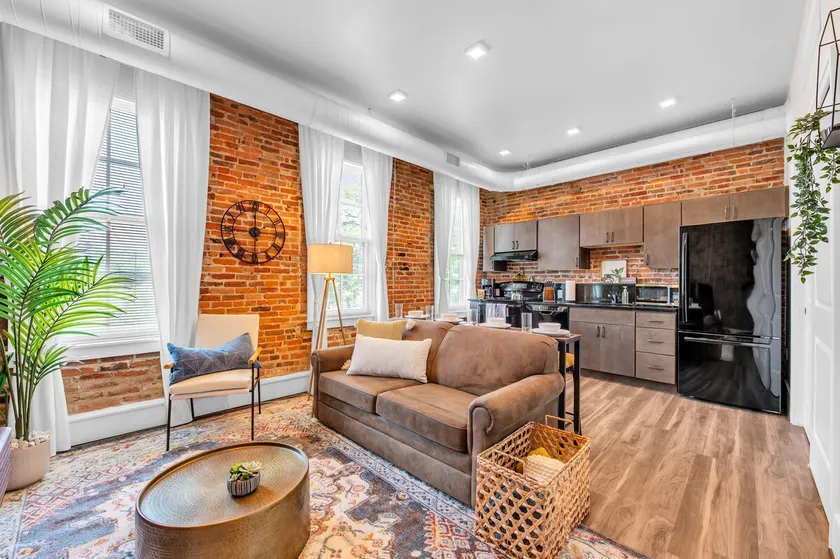Edison Place: Premier Modern Downtown 1 BR Loft - Image 1