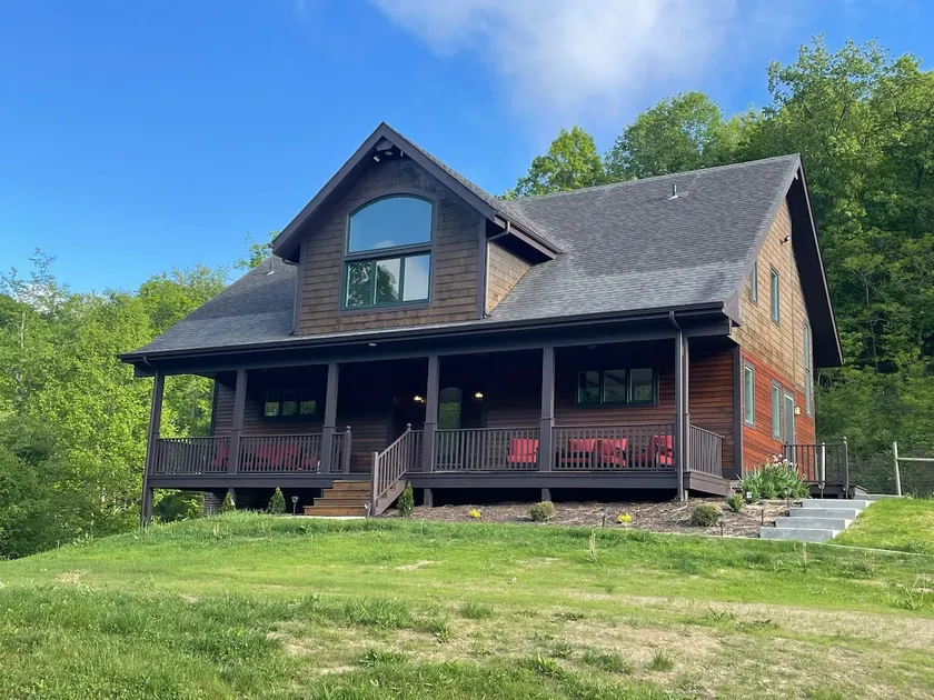 House at Maple Ridge  - Image 1