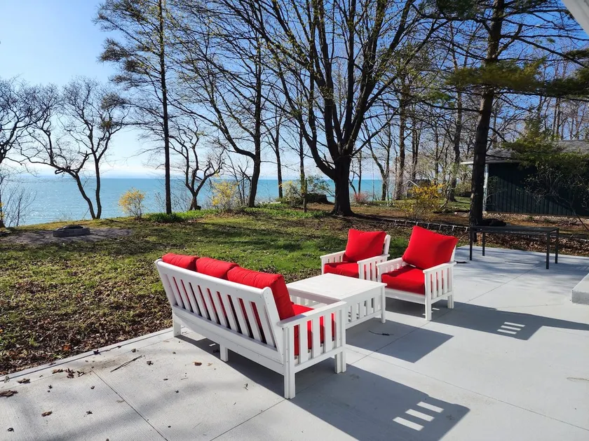Waterfront Cottage with Private Beach Access - Newly Renovated! - Image 1