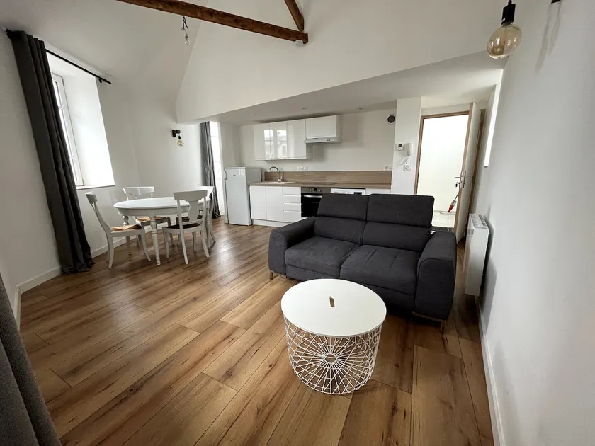Beautiful duplex in the center. - Image 1
