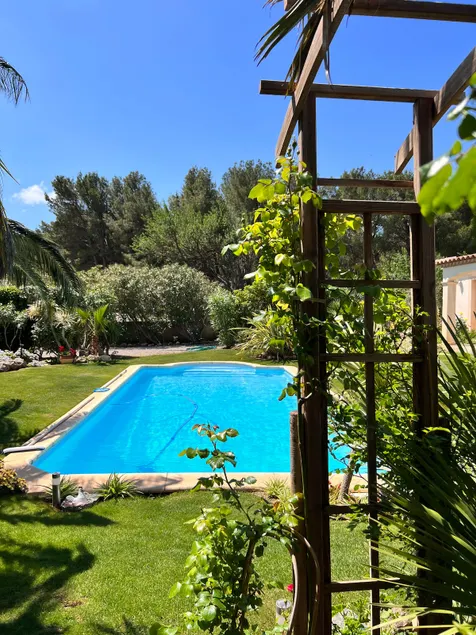 Nice little house with pool. - Image 1