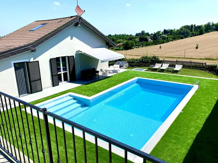 Villa with pool overlooking the Monferrato hills - Image 1