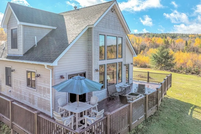 4 Season Mountain Views & Serene Sunsets. - Image 1