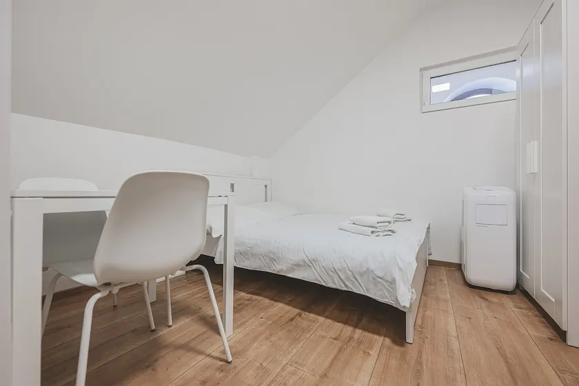 Anděl 1BR w Kitchen, new bathroom, AC, 300 Mbps - Image 1
