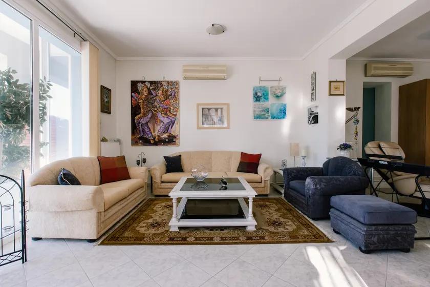 Beautiful residence in Plagiari - Image 1