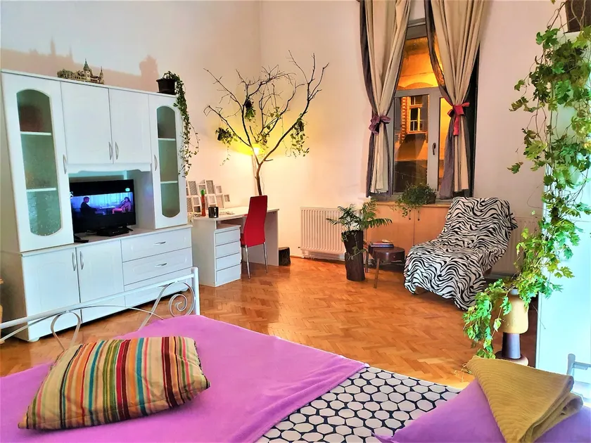 Oldtown: Artsy & comfy, spacious place & terrace - Image 1