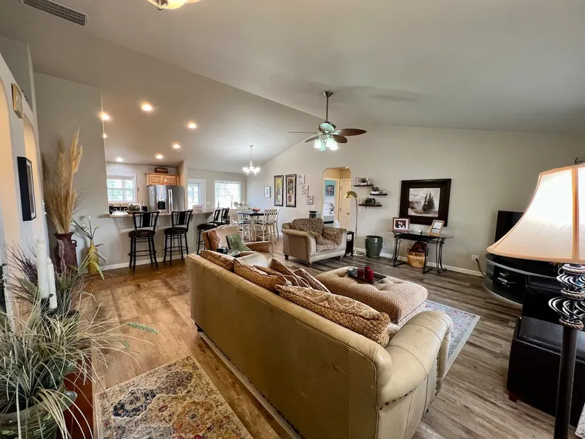 Sweet Retreat, Cozy! 3 Bdrm, 2 Bath Home - Image 1