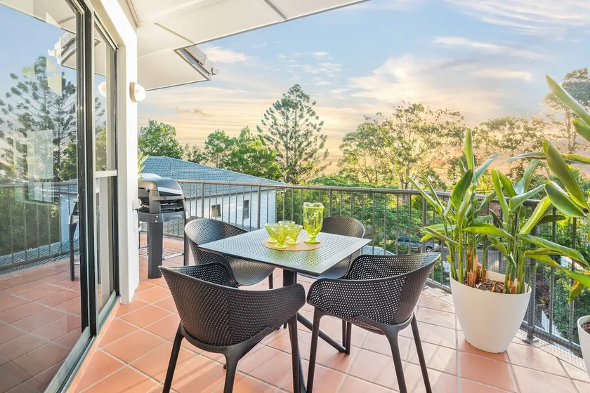 Avenal Noosa Views, Pool, Walk to Hastings St - Image 1