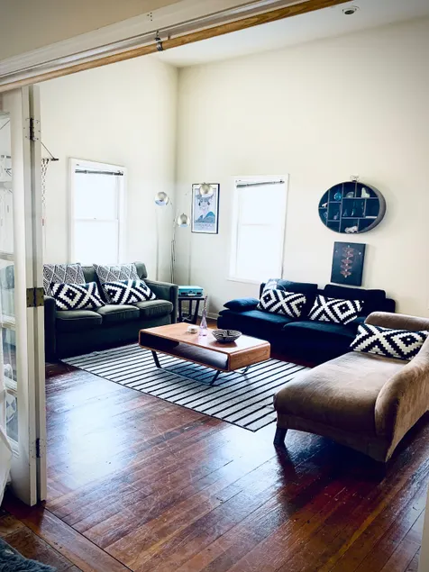 Best Location Artist’s Loft + Free Parking - Image 1