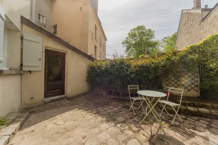 Like a small green house in the heart of the city - Image 1