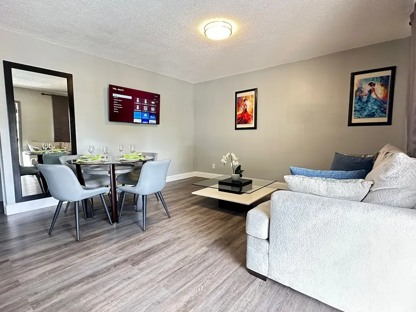 1 Bedroom King Suite, Pool, Kitchen, BBQ - Image 1