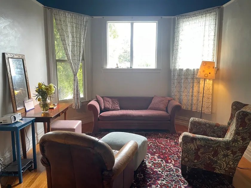 Cozy two bedroom apartment - Image 1