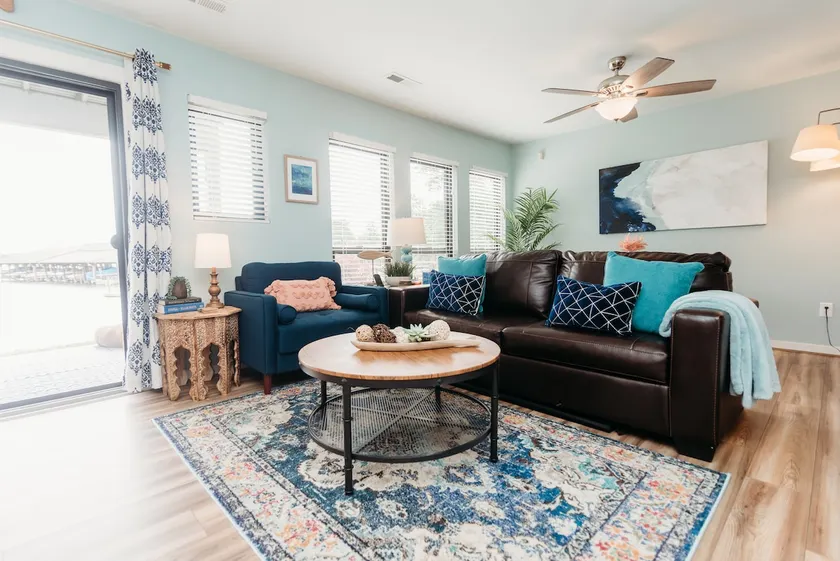 Cozy Lakefront Condo with Kayaks at Bernard's Landing on Smith Mountain Lake - Image 1
