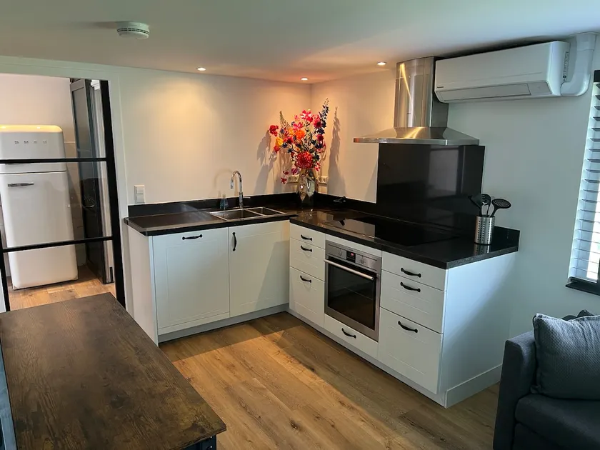 Ultimate enjoyment on the coast: Luxury detached house - Image 1