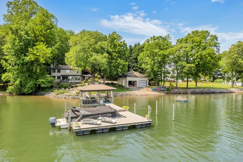 Lake Norman Luxury Lakehouse *Boat Dock and Ramp* - Image 1