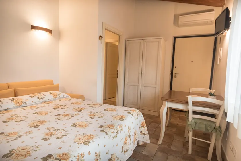 Elegant studio apartment for two a few kilometers from Assisi - Image 1