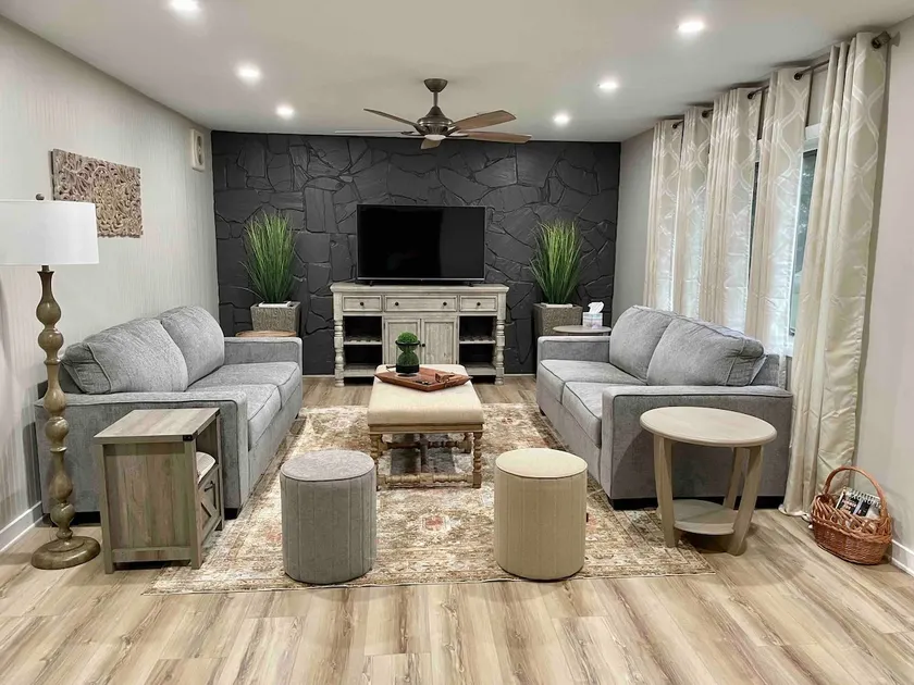 Gracious & Spacious- Near DE Turf Complx & Beaches - Image 1
